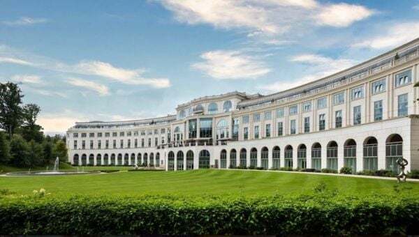 Powerscourt Hotel secures permission for new building to accommodate staff to address staff shortage - Homepage - Vimarsana News