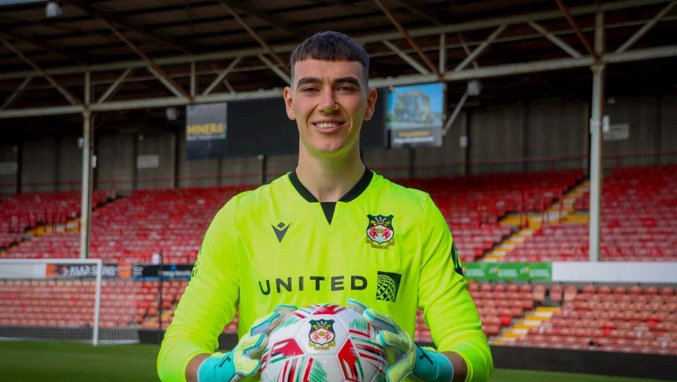 Mayo man completes permanent move to Wrexham sport Western People