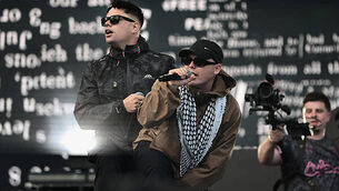 Students' group welcomes legislation ending '51-week only' leases Students' group welcomes legislation ending '51-week only' leases