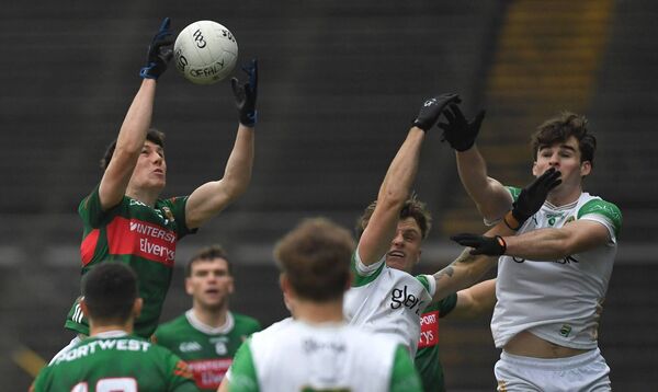 Seamus Howard reigns supreme at midfield for Mayo against Offaly during the recent charity game in aid of Mayo Cancer Support at Hastings Insurance MacHale Park, Castlebar. The Belmullet man is one of numerous players who are currently being trialled by the new Mayo management. Picture: David Farrell Photography Seamus Howard reigns supreme at midfield for Mayo against Offaly during the recent charity game in aid of Mayo Cancer Support at Hastings Insurance MacHale Park, Castlebar. The Belmullet man is one of numerous players who are currently being trialled by the new Mayo management. Picture: David Farrell Photography