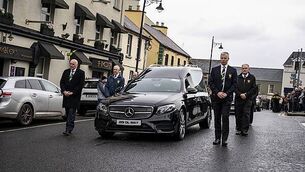 One man arrested as gardaí seize €14,000 in cash, car and jewellery One man arrested as gardaí seize €14,000 in cash, car and jewellery